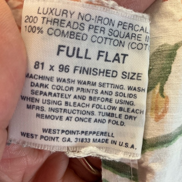 Floral Patterned Bedding Full Flat Sheet - Picture 4 of 4